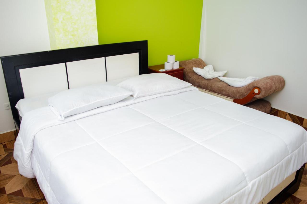 Residencial Amaru Hotel Banos  Exterior photo